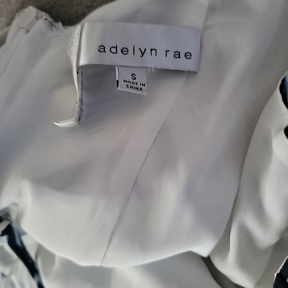 Adelyn Rae Midi Dress Size S Stripes Adjustable Straps Vacation Date Night - Picture 7 of 7